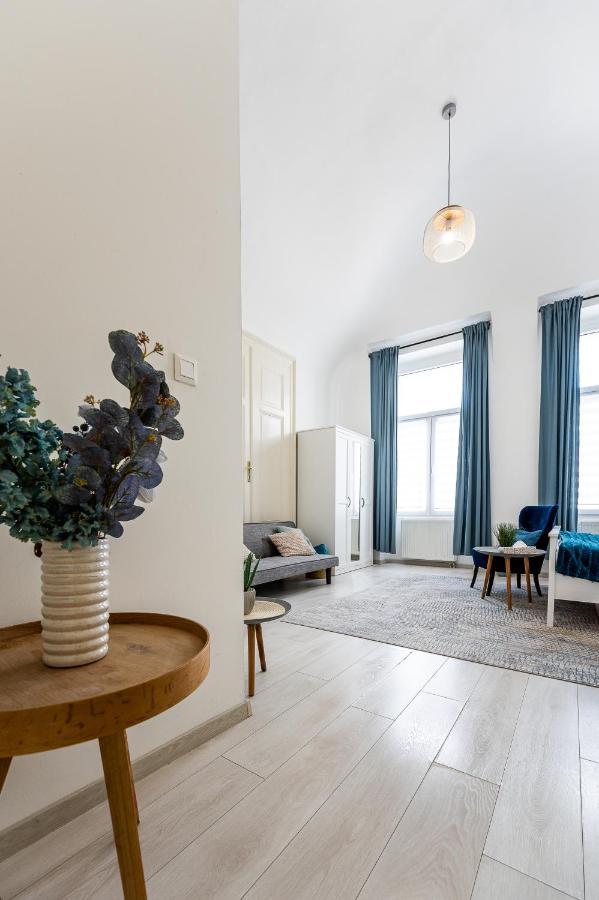 Center Apartment Mlynska Kosice With Private Parking Exterior foto