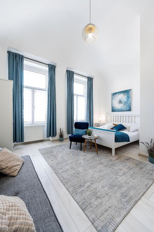 Center Apartment Mlynska Kosice With Private Parking Exterior foto