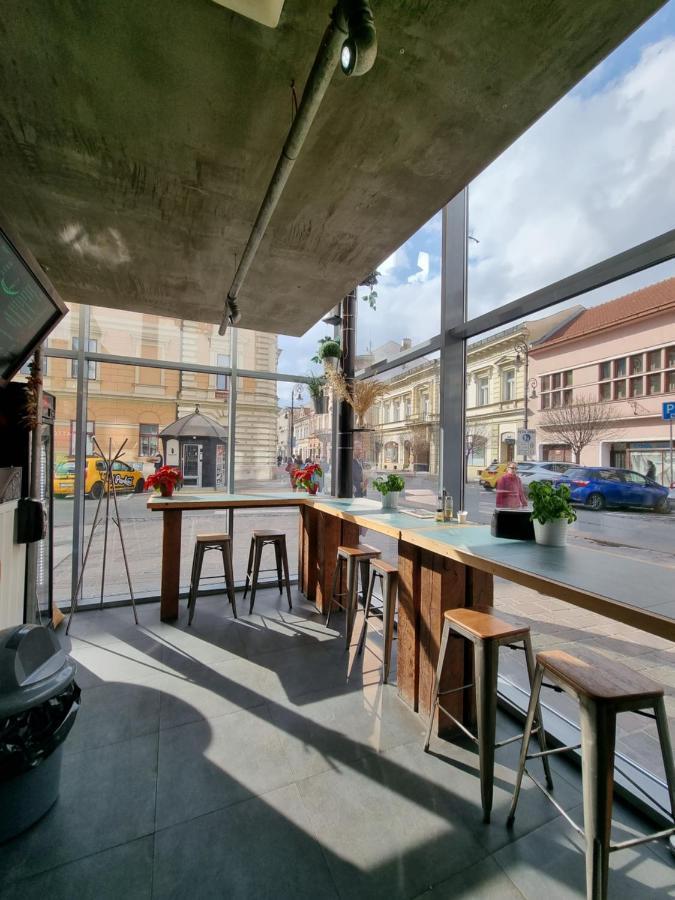 Center Apartment Mlynska Kosice With Private Parking Exterior foto